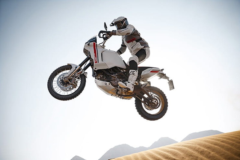 2022 Ducati DesertX Review Price Spec (46)