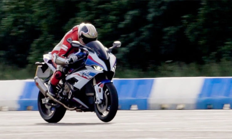 BMW S1000RR M (2019): Performance testing, dyno & full Akropovič system