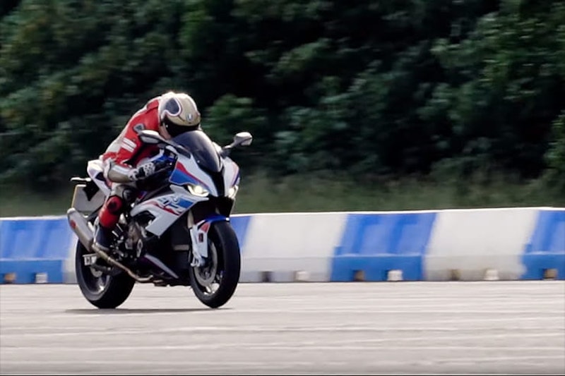 BMW S1000RR M (2019): Performance testing, dyno and full Akropovič system