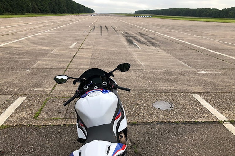 BMW S1000RR M (2019): Performance testing, dyno and full Akropovič system