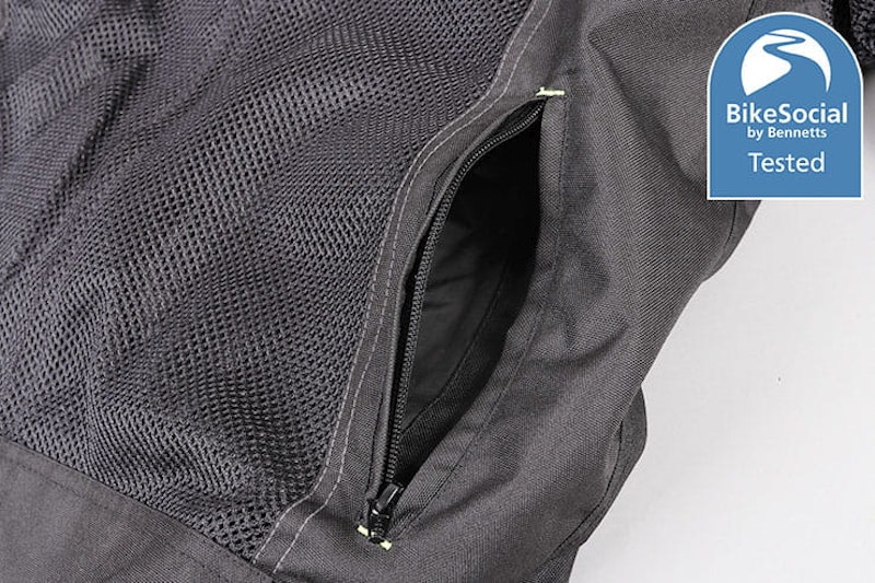 Spada Alberta review layered motorcycle kit_04