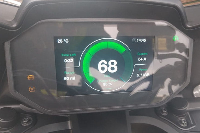 Just how practical is a Zero DSR for someone who commutes 100 miles a day? Full long-term owner review of this electric motorcycle… does it have the range?
