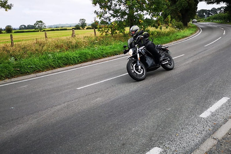 Just how practical is a Zero DSR for someone who commutes 100 miles a day? Full long-term owner review of this electric motorcycle… does it have the range?