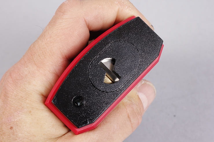 Tested: Pewag VKK 14x52 and Mul-T-Lock NE14L padlock key