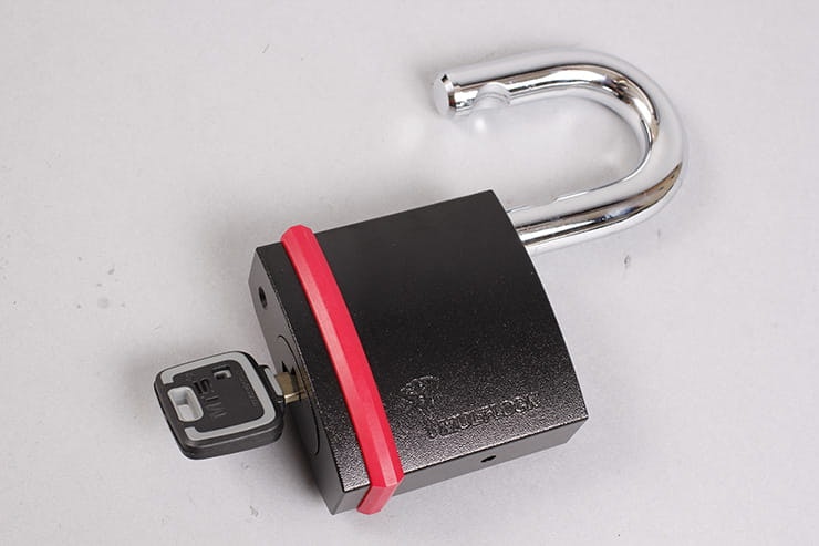 Mul-T-Lock NE14L padlock