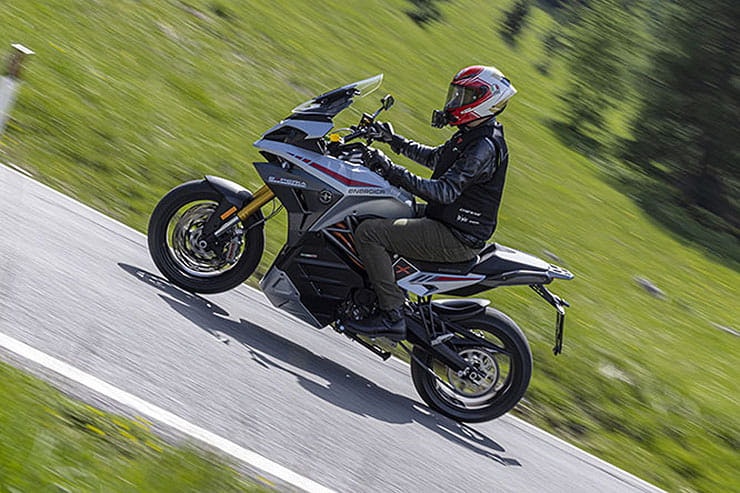 How are electric motorcycles different to ICE Range Power Torque Engine Braking_01