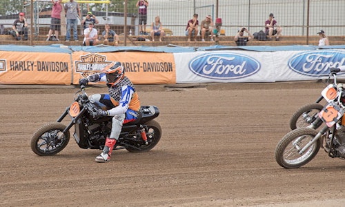 REVIEW: BikeSocial Races Foggy at DirtQuake 2017