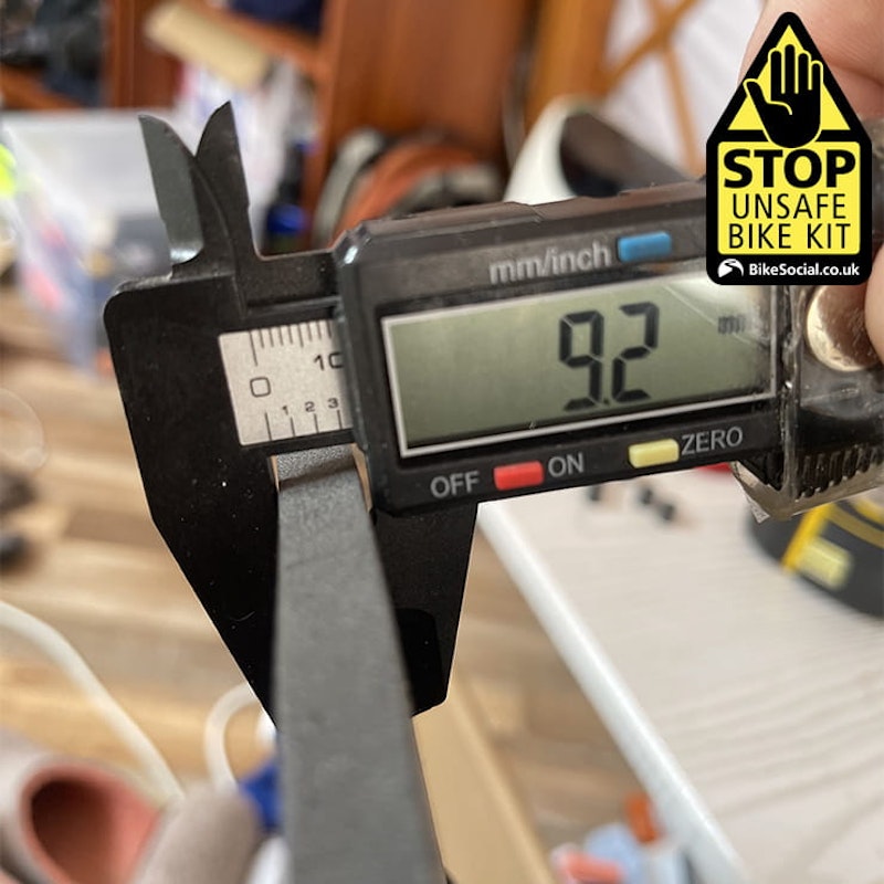 dangerous slow motorcycle airbag fake_03