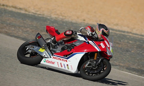 Comparing Honda’s Fireblade, Superstock and Superbike on track