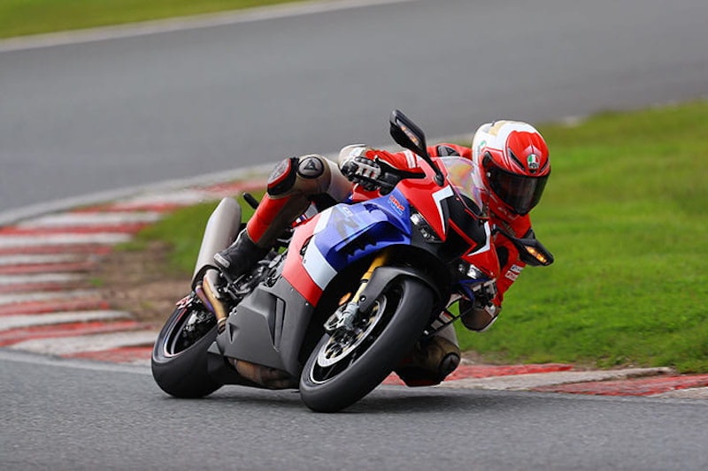 Honda Fireblade Road Superstock Superbike Comparison_042
