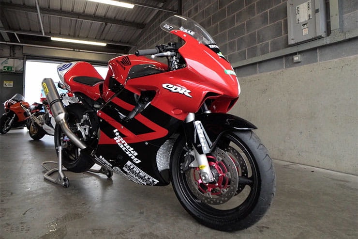 John McGuinness WSS replica CBR600RR_07
