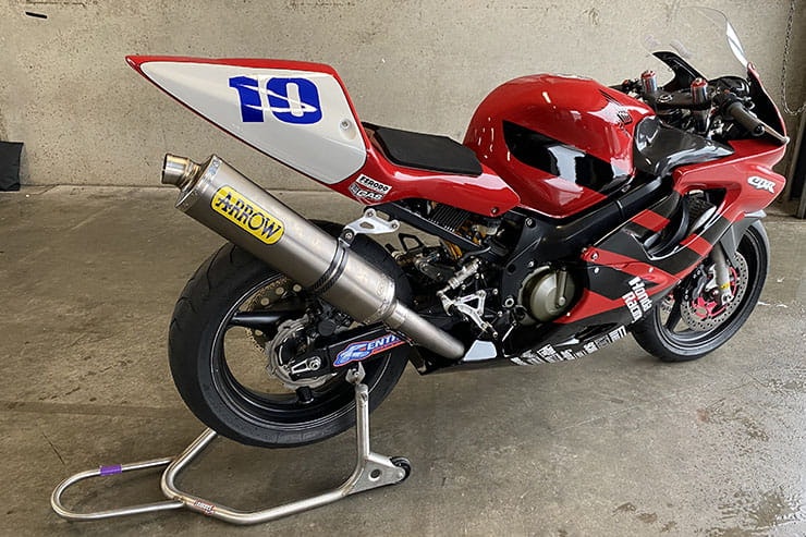 John McGuinness WSS replica CBR600RR_03