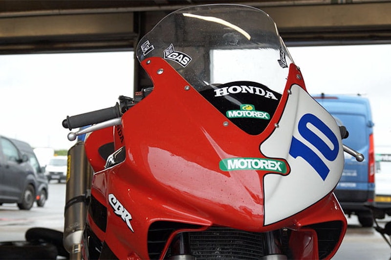 John McGuinness WSS replica CBR600RR_05