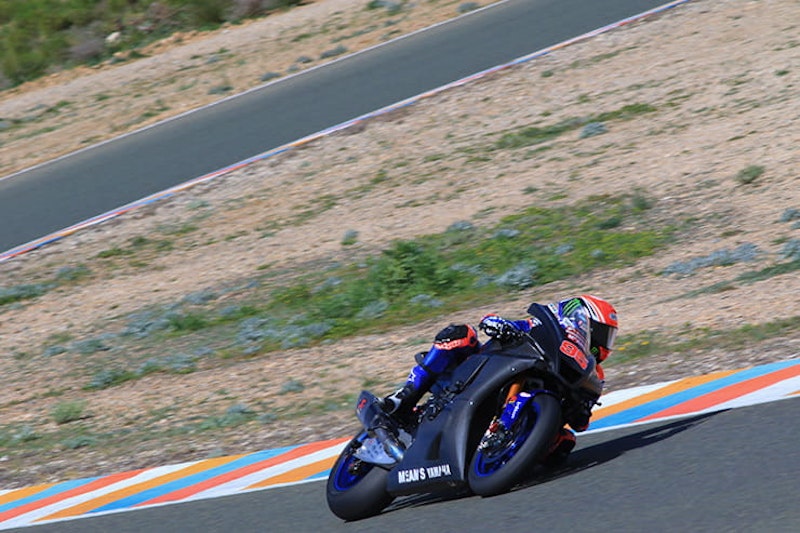 We look at the speed difference between a road-going 2020 Yamaha YZF-R1 and the 2020 McAMS Yamaha R1 to be raced in the Bennetts BSB Championship
