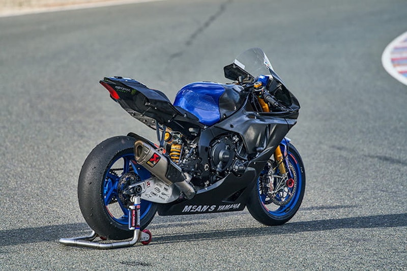 We look at the speed difference between a road-going 2020 Yamaha YZF-R1 and the 2020 McAMS Yamaha R1 to be raced in the Bennetts BSB Championship