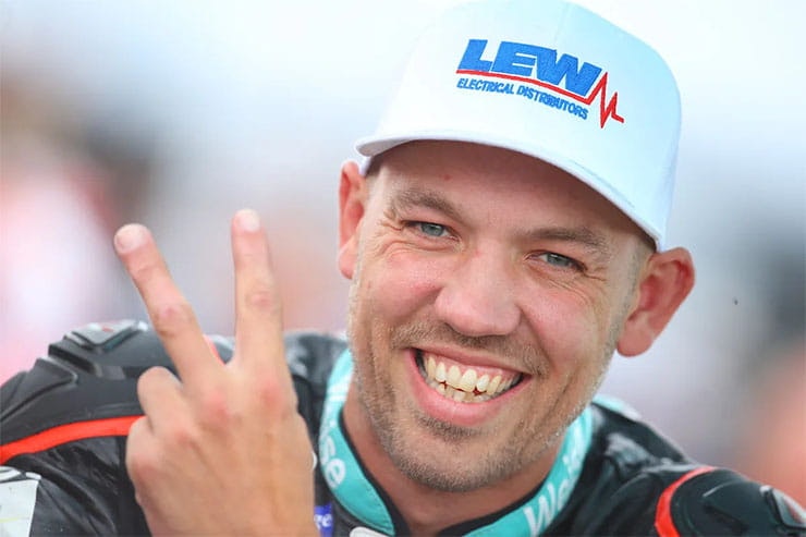 The Story behind FHO GasMonkey BSB TT Macau Winner Peter Hickman_01