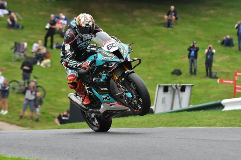 The Story behind FHO GasMonkey BSB TT Macau Winner Peter Hickman_03