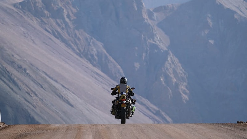 Around the world lap record holder, Nick Sanders, choses his favourite ten roads to ride on and there’s Google Maps links too
