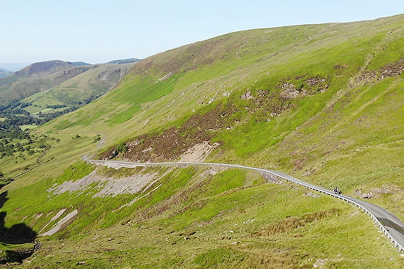 Around the world lap record holder, Nick Sanders, choses his favourite ten roads to ride on and there’s Google Maps links too