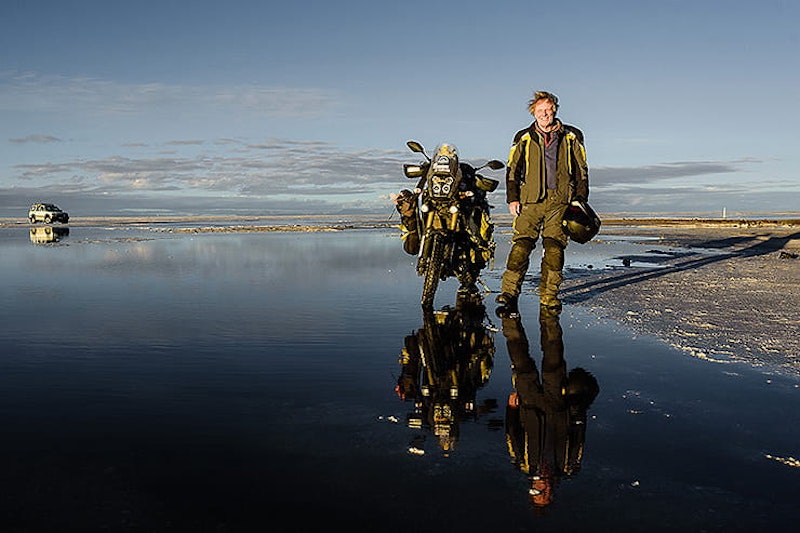 Around the world lap record holder, Nick Sanders, choses his favourite ten roads to ride on and there’s Google Maps links too