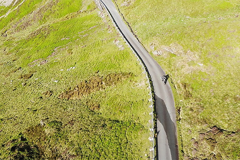 Around the world lap record holder, Nick Sanders, choses his favourite ten roads to ride on and there’s Google Maps links too