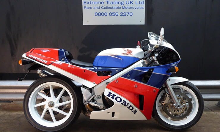 VFR750R　　17210-MR7-010　RC30　当時物純正新品！　エアクリーナーエレメント
