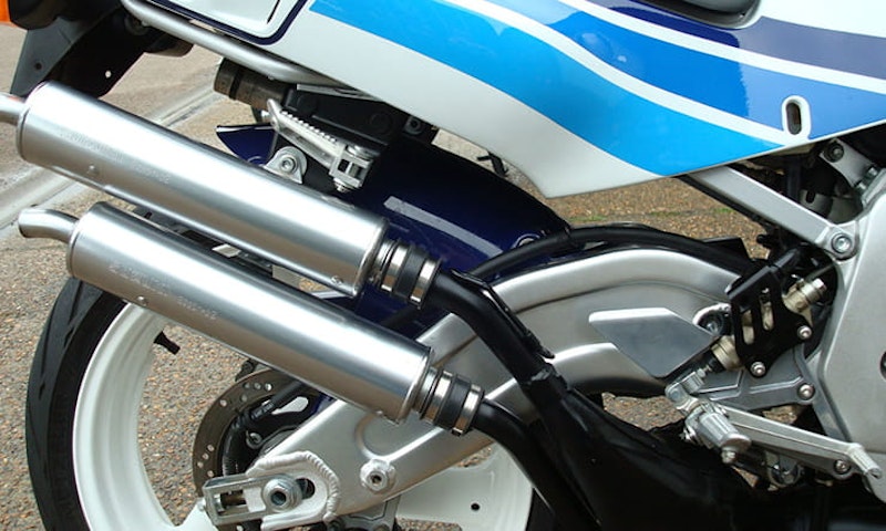 Suzuki RGV250 Modern Classic Bike Guide