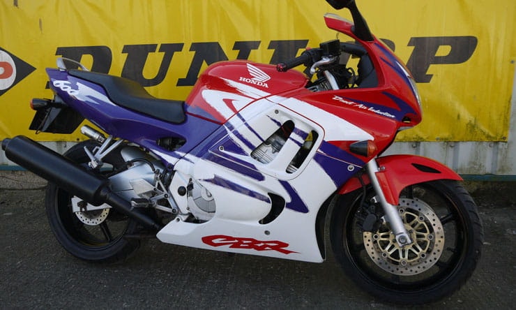 Honda CBR600F【 Used Bike Guide 】Prices & Spec