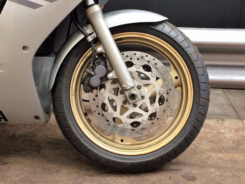 Modern Classic Used Bike Guide Yamaha FZR1000R EXUP