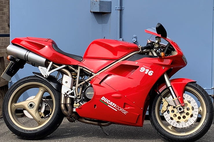 Modern classic review Ducati 916