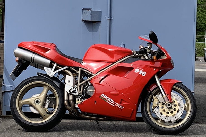 Modern classic review Ducati 916