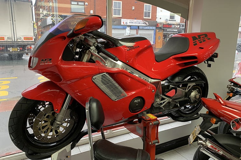 Fastline Superbikes; brilliant modern classics by the boatload