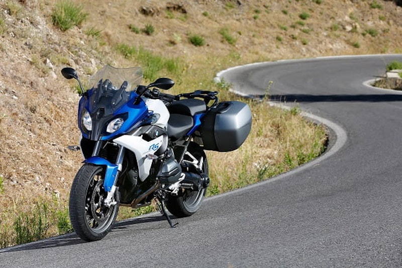 BMW's R1200RS in Spain, our man Marc Potter is at the launch. First impressions are that it's a fast, comfortable cross-country bike.
