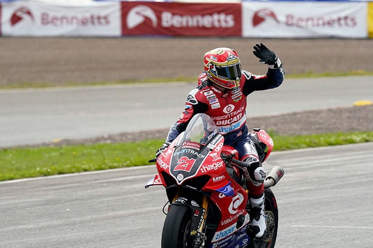 Iddon praises Oxford Products Ducati over winter engine management work_03