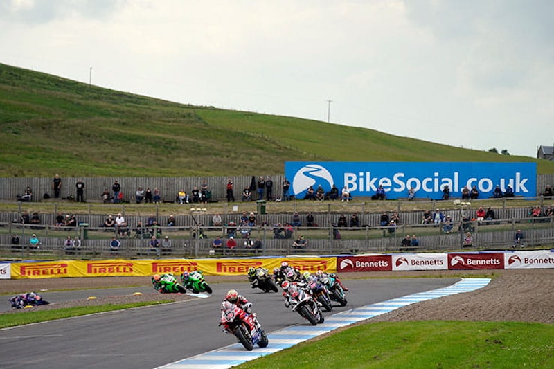 Iddon praises Oxford Products Ducati over winter engine management work_08