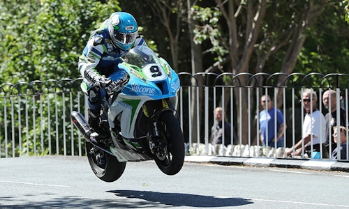 VIDEO: A Beginner's Guide to the Isle of Man TT Bike Classes