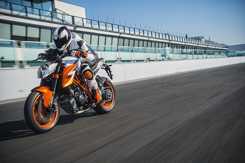 Th Beast is back! Upgrades to the KTM 1290 Super Duke R for 2016