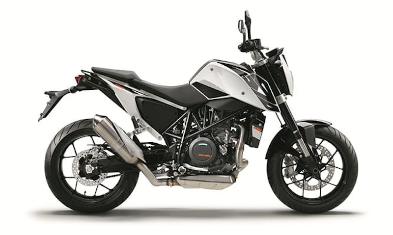 1000rpm extra thanks to a new cylinder head in this the standard 690 Duke and the 'R' too