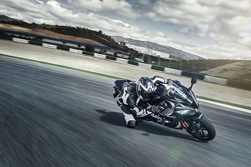 Winter Edition ZX-10R features a new paint scheme and Akrapovic silencer