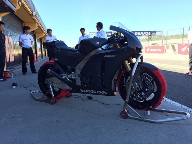 RC213V-S with race kit. Stealth.