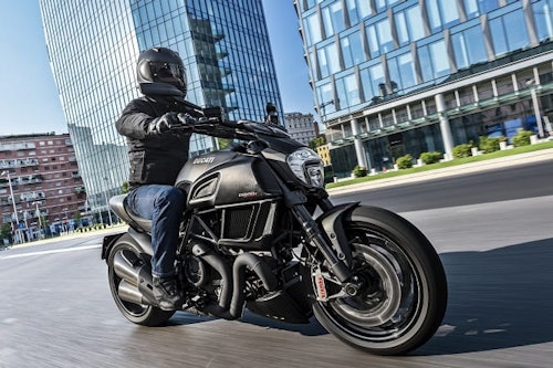 Ducati Carbon Diavel upgraded for 2016