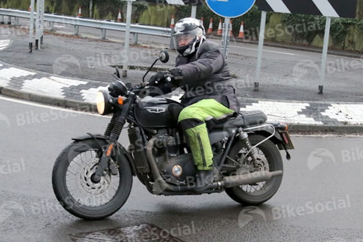 Spy Shot! Triumph Bonneville 900 breaks cover
