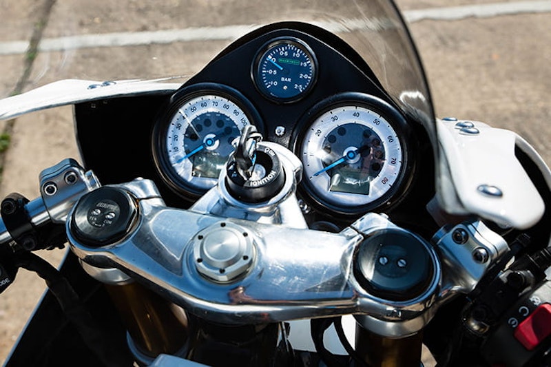 The White Bike dash with boost guage
