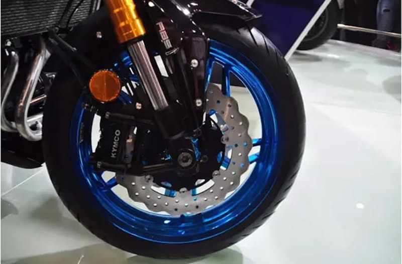 Front wheel and brake on the Kymco K-Rider