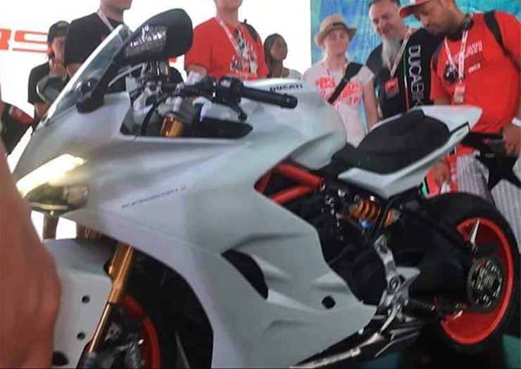 Secret Ducati Supersport S ready for 2017