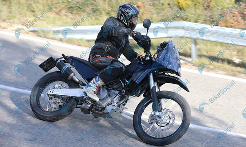 Spied: new KTM 390 Adventure and 790 Adventure in secret testing