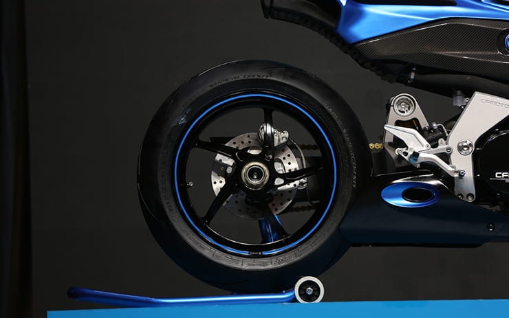 CFMoto V02-NK
