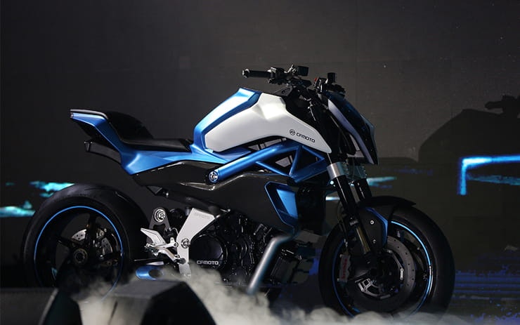 CFMoto V02-NK