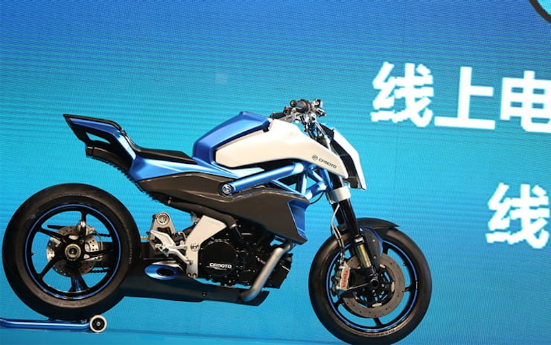 CFMoto V02-NK