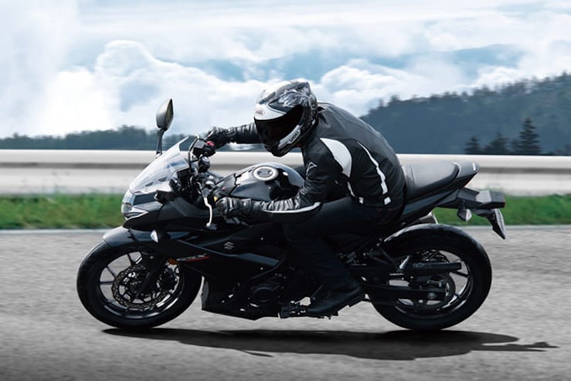 Suzuki GSX250R going round a corner